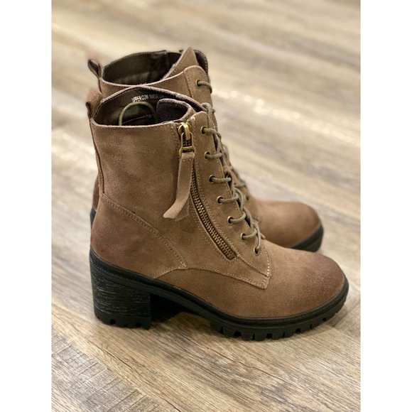 The "Giselle" Combat Boots - Picture 3 of 6